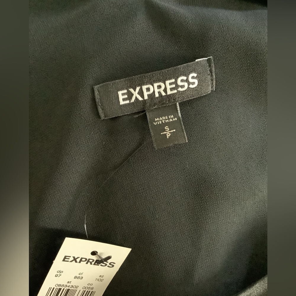 Express Tank Top w/ white thread detailing - Picture 3 of 3